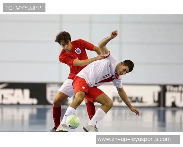 足球俊杰的传奇之路：从草根到世界舞台的辉煌历程与心路历程